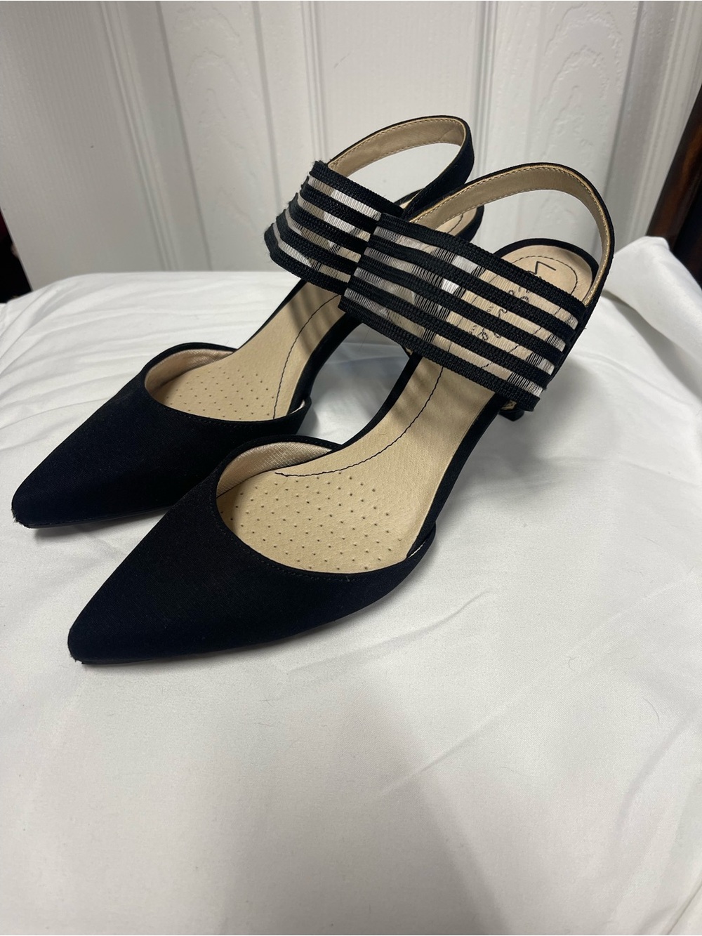 Life Stride Black Pointed Slingback Heels with Striped Elastic Band Size 7